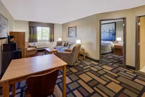 Super 8 by Wyndham Akron S/Green/Uniontown OH - Chambre