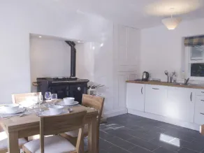 Bronfelin & Troed-y-Rhiw Holiday Cottage - Restaurant