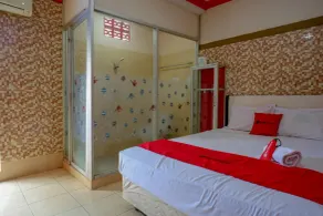 RedDoorz near Kendari Beach 2 - Room