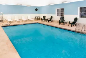 Baymont by Wyndham Fort Wayne - Piscine