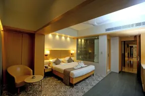 MAJESTIC SUITES BOUTIQUE HOTEL - Room