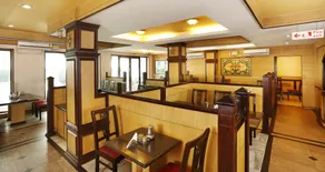 Sri Aarvee Hotels - Restaurant