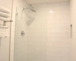 Days Inn by Wyndham Near City Of Hope - Salle de bain