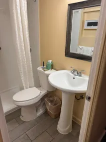 The Boards AC - Bathroom