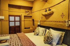 Hotel Surja - Chambre