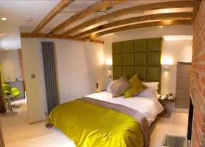 Henry's - Room