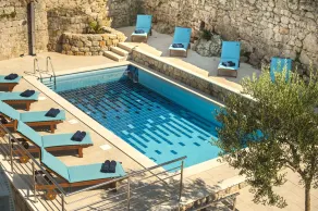 California Apartments - Pool