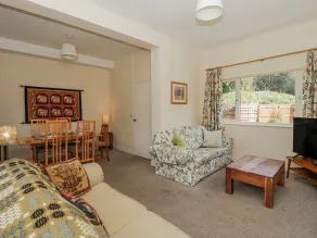 Gardener's Cottage - Living area