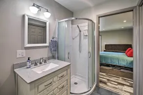 Detached Watauga Riverfront Studio w/ Grill - Interiør