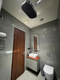 Ranveer Hotel and Restaurant - Bathroom