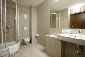 B&B HOTEL Tychy - Bathroom
