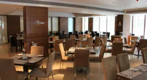 Ramada by Wyndham Navi Mumbai - Restaurant