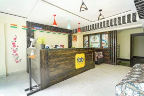 FabHotel Royal Wood Premier -Nr Domlur - Resepsjon