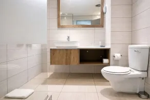 Protea Hotel by Marriott Windhoek Furstenhof - Bathroom