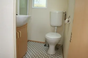 Lovely Bk Calypso Bluebird 6 Berth Holiday Caravan - Badezimmer