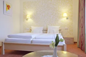 City-Hotel - Room