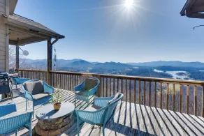 Hot Tub, Mtn Views & Games! Hayesville Home - Interiør