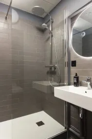 Première Classe Marseille Centre - Salle de bain
