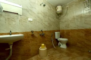 Al Woodlands Residency - Bathroom