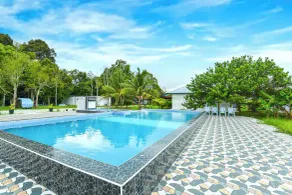 Hotel O Asiacamp Chalet Tanjung Karang - Piscina