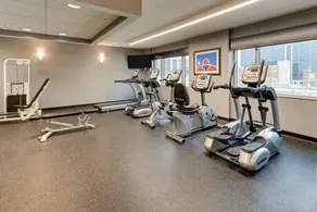 DoubleTree by Hilton St. Louis Forest Park - Salle de remise en forme