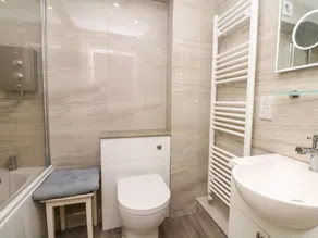 6 Lyme Mews - Bathroom