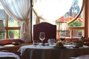 Alpen Suite Hotel - Restaurang
