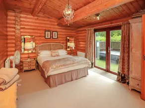 Endeavour Lodge 4 - Room