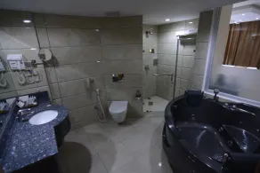 City Center Hotel - Bathroom