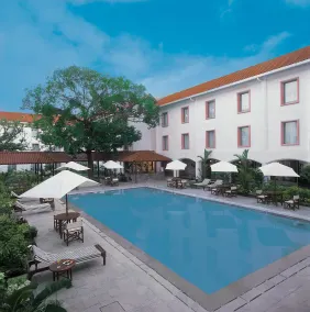 The Fern Kochi, Series by Marriott - Piscine