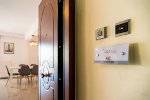 Taurus - Deluxe Apartment with Sea View - Inngangsparti