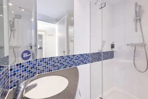 Holiday Inn Express Singen by IHG - Bathroom