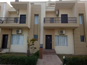 Anandam Clarks Inn Suites Vrindavan - Rum