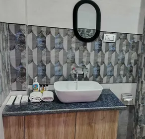 Hotel Rudra Residency - Bathroom