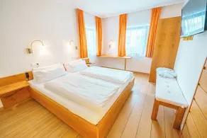 Bavaria Lifestyle Hotel mit Klimaanlage, 18m Indoorpool - Quarto