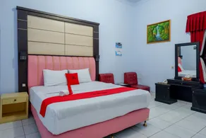 RedDoorz Plus Syariah near Stasiun Pekalongan 2 - Chambre