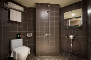 The Cole Hotel - Bathroom