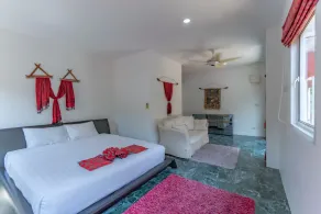 Luxurious 10-Bedroom Villa with Private Pool in Chalong, Phuket - Bathroom