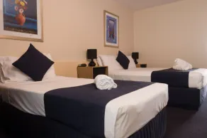 Lancaster Court Motel - Room