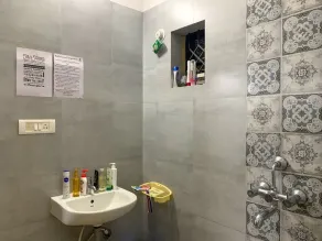 Rootsvilla Hostel Goa - Bathroom