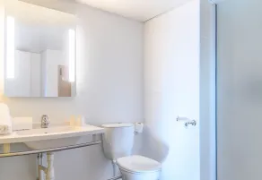 Première Classe Nîmes Centre - Salle de bain