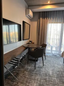 The Capital Melrose - Room
