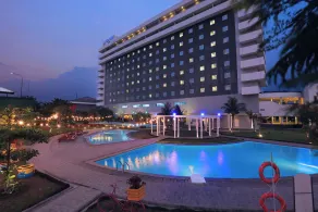 Aston Cirebon Hotel and Convention Center - Pool