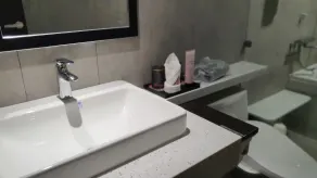 MOMIZI HANOI 2 - PHAN KE BINH - Bathroom