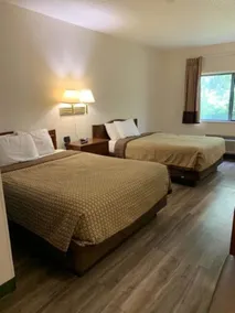 Days Inn by Wyndham Topeka - Room