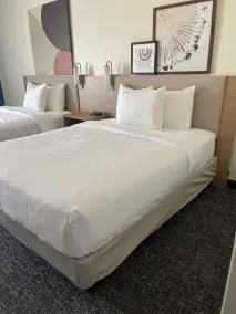 Spark by Hilton Brandon - Habitación