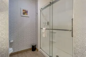 Hampton Inn & Suites Gainesville - Salle de bain