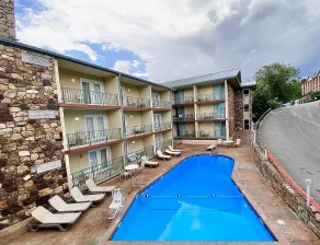 Reagan Resorts Inn - Piscine