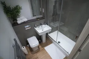 Staycay - Modern 1-Bed Apartment in Manchester City Centre - Bathroom