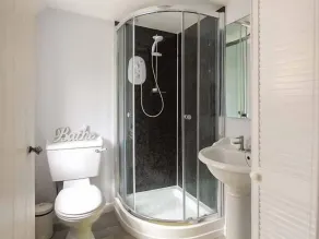 Longview Cottage - Bathroom